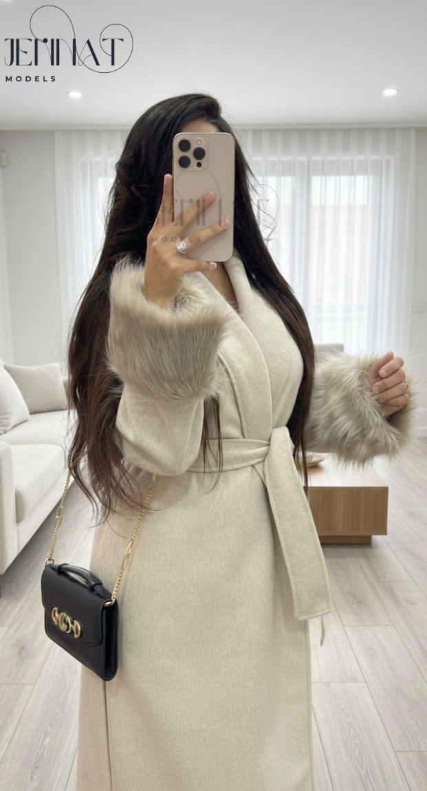 معطف شتوي أنيق بتصميم عصري وأكمام فرو